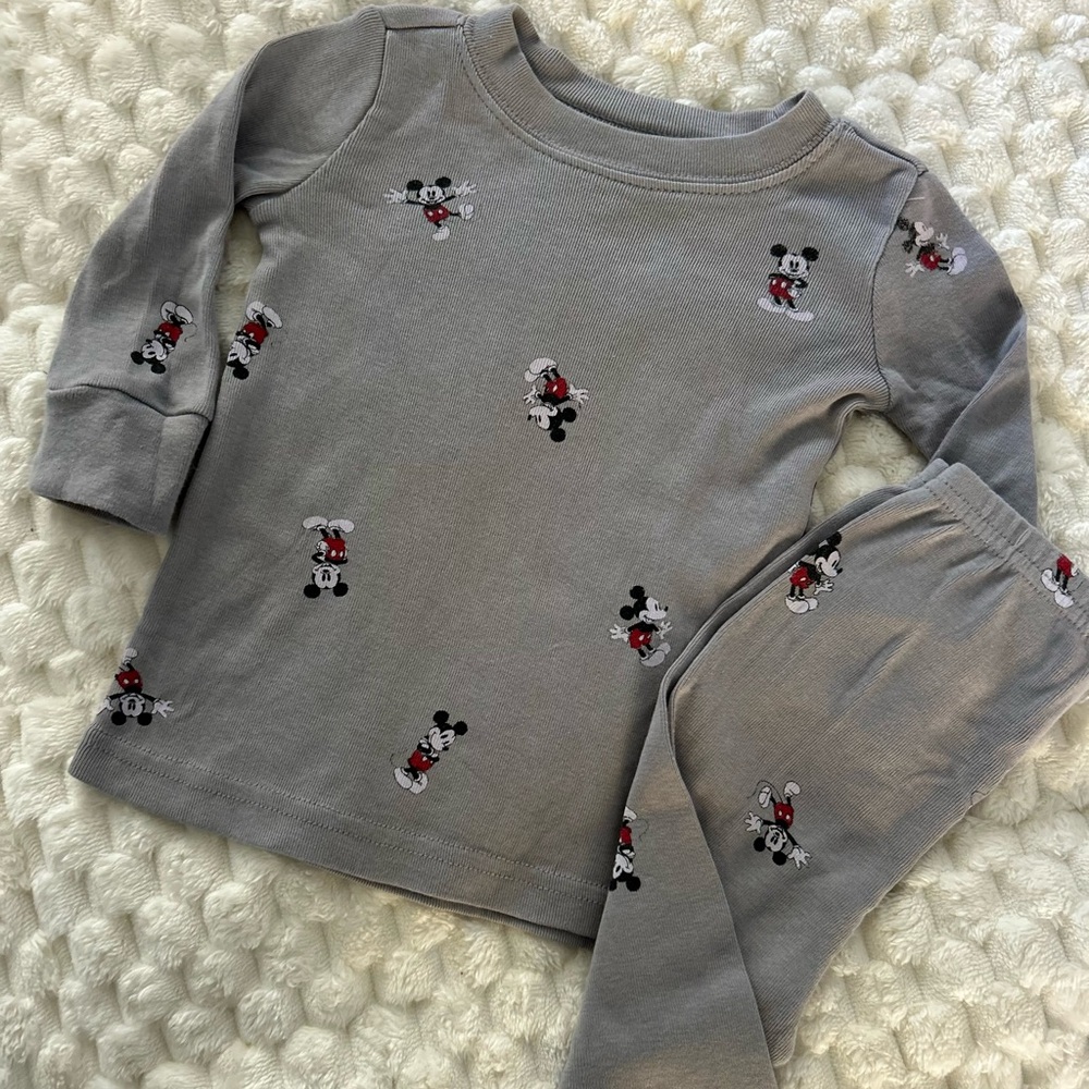 Janie and Jack Gray Pajama Set with Character Design